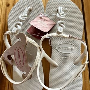 Brand-new Havaianas Twist Sandal